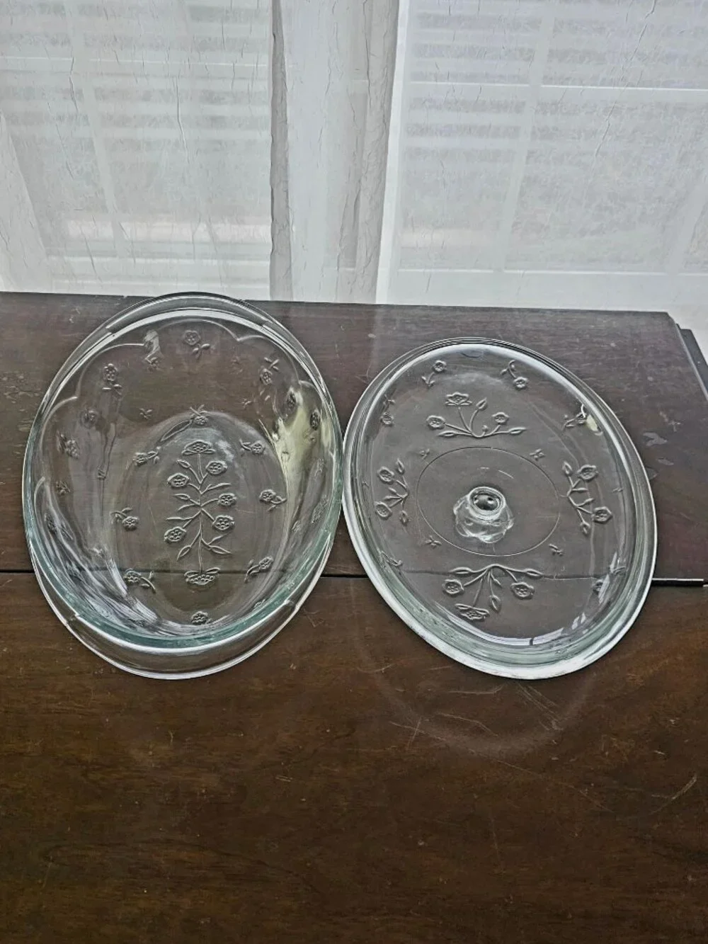 Anchor Hocking Savannah Covered Casserole Dish 2qt glass raised relief floral - Picture 4 of 9
